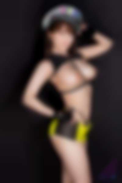 Ikuta Erika - shows tits