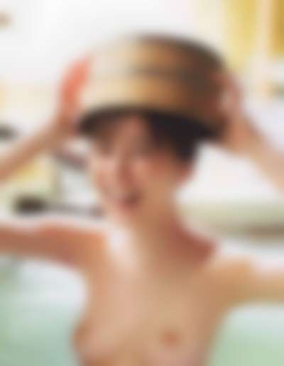 Ikuta Erika - shows tits