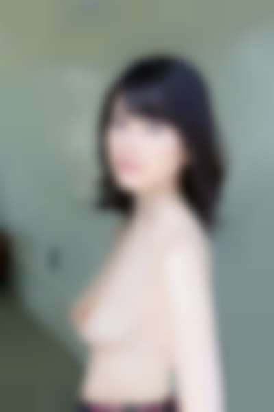 Ikuta Erika - shows tits