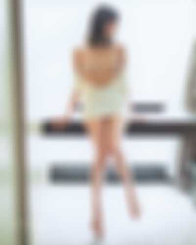 Ikuta Erika - shows tits