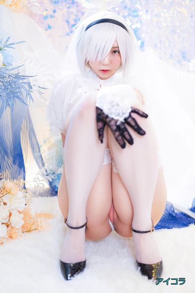 Unkhown - shaved pussy