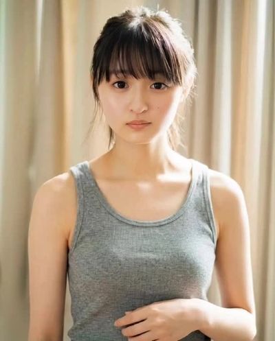 Endo Sakura - shows tits