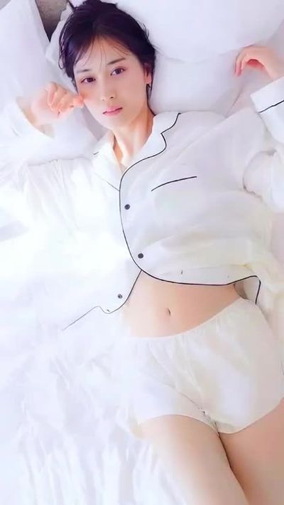 Yamashita Mizuki - shows tits
