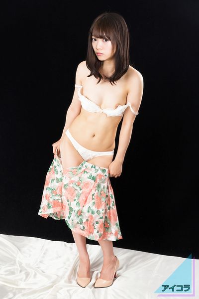 Miyata Manamo - sexy body