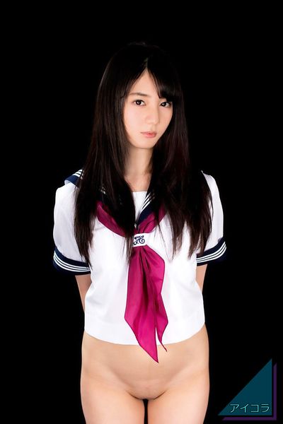 Kosaka Nao - shaved pussy
