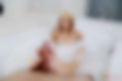 Miyawaki Sakura - gives footjob