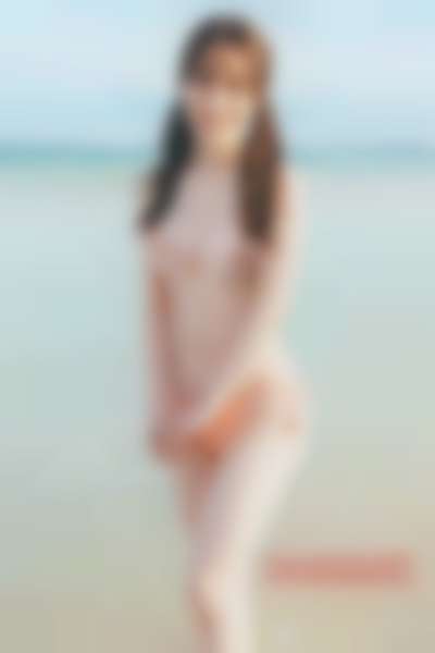 Moriya Rena - shows tits