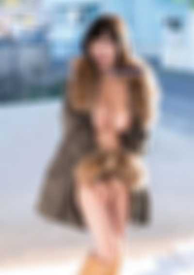 Hashimoto Kanna - shows boobs