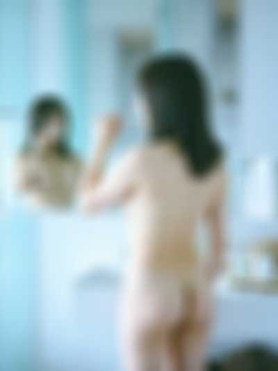 Kobayashi Yui - shows boobs